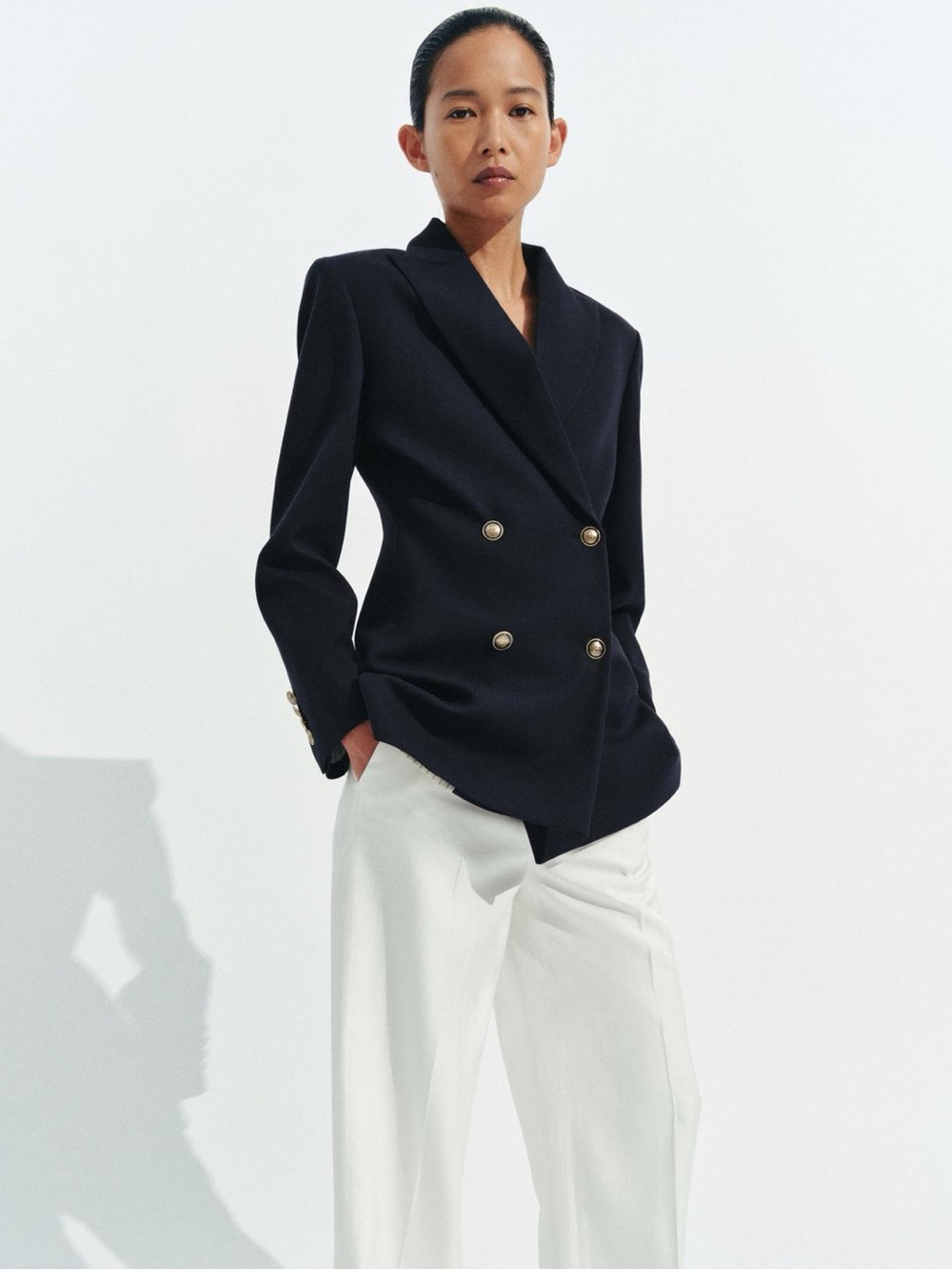 ZW COLLECTION FITTED BUTTONED BLAZER

Zara Double-Breasted Dark Navy Blazer with